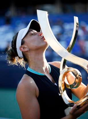 August 4, 2024: Paula Badosa (ESP) kisses the championship trophy after the final of the 2024 Mubadala Citi DC Open tennis tournament being played at Rock Creek Park Tennis Center in Washington, D.C. CSM District Of Columbia United States of America - ZUMAc04_ 20240804_zma_c04_269 Copyright: xJustinxCooperx