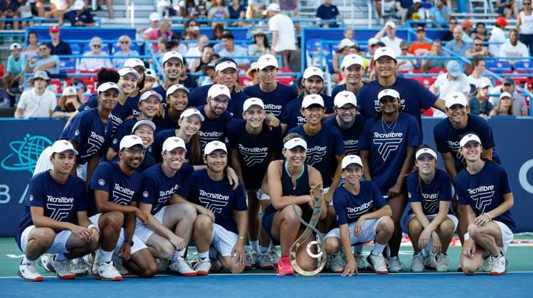 August 4, 2024: Paula Badosa (ESP) poses with the ball kids and championship trophy after the final of the 2024 Mubadala Citi DC Open tennis tournament being played at Rock Creek Park Tennis Center in Washington, D.C. CSM District Of Columbia United States of America - ZUMAc04_ 20240804_zma_c04_288 Copyright: xJustinxCooperx
