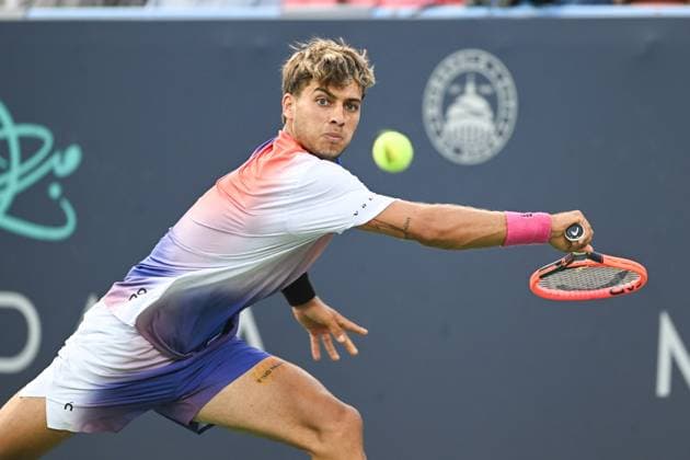 August 4, 2024, Washington, D.C, U.S: FLAVIO COBOLLI hits a backhand during his loss to Sebastian Korda in the menÃ¢â‚¬â ¢s final at the Rock Creek Tennis Center. Washington U.S - ZUMAg196 20240804_zap_g196_029 Copyright: xKylexGustafsonx