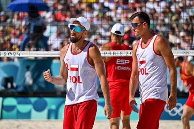 Olympic Games Beach Volleyball Paris 05 08 2024 Round of 16, Men, POL ESP, Michal Bryl 1, POL , Bartosz Losiak 2, POL Copyright: xBEAUTIFULxSPORTS TomxBlochx
