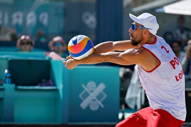 Olympic Games Beach Volleyball Paris 05 08 2024 Round of 16, Men, POL ESP, Bartosz Losiak 2, POL Copyright: xBEAUTIFULxSPORTS TomxBlochx