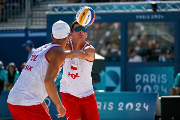 Olympic Games Beach Volleyball Paris 05 08 2024 Round of 16, Men, POL ESP, Michal Bryl 1, POL , Bartosz Losiak 2, POL Copyright: xBEAUTIFULxSPORTS TomxBlochx