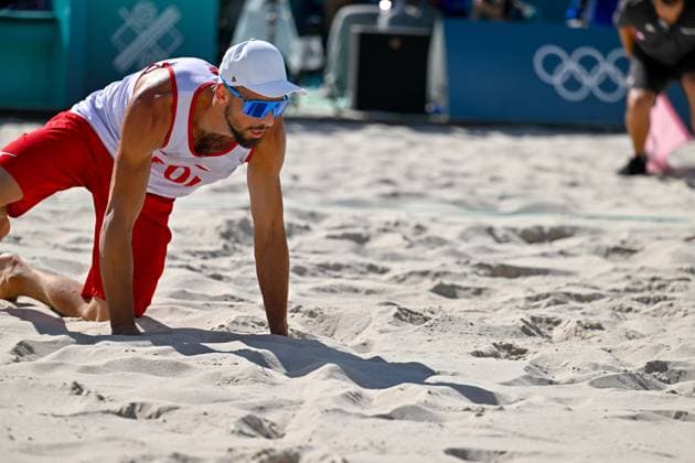 Olympic Games Beach Volleyball Paris 05 08 2024 Round of 16, Men, POL ESP, Bartosz Losiak 2, POL Copyright: xBEAUTIFULxSPORTS TomxBlochx