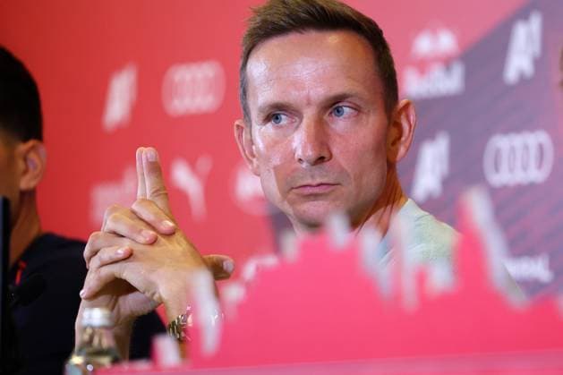 SOCCER - UEFA CL, RBS vs Enschede SALZBURG,AUSTRIA,05.AUG.24 - SOCCER - UEFA Champions League, qualification, Red Bull Salzburg vs FC Twente Enschede, preview, press conference, PK, Pressekonferenz RBS. Image shows head coach Pepijn Lijnders (RBS).  GEPAxpictures xDavidxGeieregger