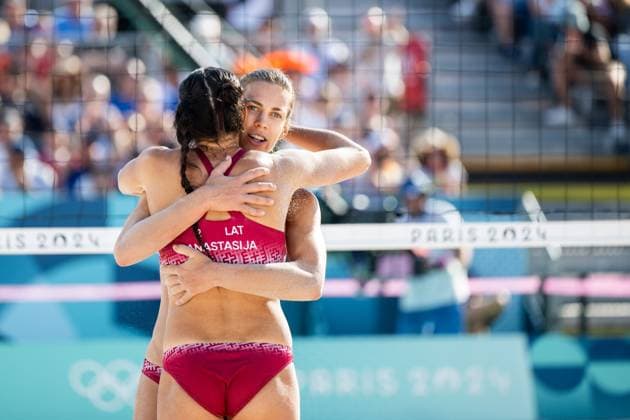 MUELLER Svenja, TILLMANN Cinja Germany vs GRAUDINA Tina, SAMOILOVA Anastasija Latvia , GRAUDINA Tina, SAMOILOVA Anastasija Latvia cheering, FRA, Olympic Games Paris 2024, Beach Volleyball, Womens Round of 16, 05 08 2024 FRA, Olympic Games Paris 2024, Beach Volleyball, Womens Round of 16, 05 08 2024 Paris Copyright: xEibner-Pressefoto Memmlerx EP_MMR