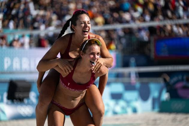 MUELLER Svenja, TILLMANN Cinja Germany vs GRAUDINA Tina, SAMOILOVA Anastasija Latvia , pictured GRAUDINA Tina, SAMOILOVA Anastasija Latvia celebrate victory, FRA, Olympic Games Paris 2024, Beach Volleyball, Womens Round of 16, 05 08 2024 FRA, Olympic Games Paris 2024, Beach Volleyball, Womens Round of 16, 05 08 2024 Paris Copyright: xEibner-Pressefoto Memmlerx EP_MMR