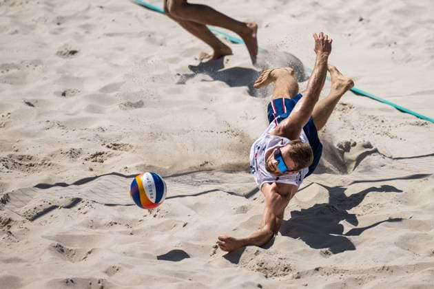 240805 Anders Mol of Norway in men s round of 16 beach volleyball match between Norway and USA during day 10 of the Paris 2024 Olympic Games on August 5, 2024 in Paris Photo Jon Olav Nesvold BILDBYRAN COP 217 JE0097 beachvolleyboll beach volleyball sandvolleyball paris 2024 olympics day 10 bbeng  Copyright: JONxOLAVxNESVOLD BB240805JE081