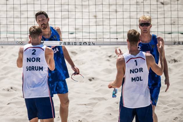 240805 Anders Mol and Christian Sorum of Norway with Chase Budinger and Miles Evans of USA in men s round of 16 beach volleyball match between Norway and USA during day 10 of the Paris 2024 Olympic Games on August 5, 2024 in Paris Photo Jon Olav Nesvold BILDBYRAN COP 217 JE0097 beachvolleyboll beach volleyball sandvolleyball paris 2024 olympics day 10 bbeng  Copyright: JONxOLAVxNESVOLD BB240805JE086