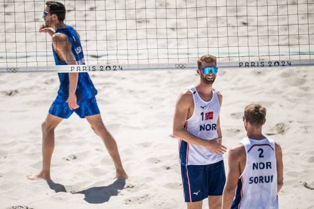 240805 Anders Mol and Christian Sorum of Norway in men s round of 16 beach volleyball match between Norway and USA during day 10 of the Paris 2024 Olympic Games on August 5, 2024 in Paris Photo Jon Olav Nesvold BILDBYRAN COP 217 JE0097 beachvolleyboll beach volleyball sandvolleyball paris 2024 olympics day 10 bbeng  Copyright: JONxOLAVxNESVOLD BB240805JE088
