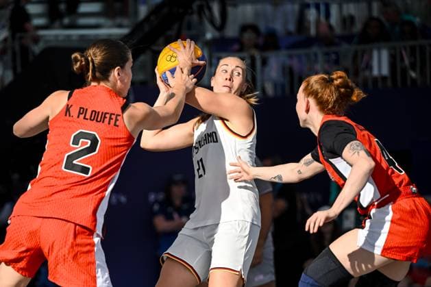 Katherine Plouffee (Canada), Svenja Brunckhorst (Germany) und Kacie Bosci (Canada) battle for the ball during the Women s 3x3 Basketball semi-final match between Germany and Canada on Day 10 of the Olympic Games, Olympische Spiele, Olympia, OS Paris 2024 at La Concorde on August 5, 2024 in Paris, France.