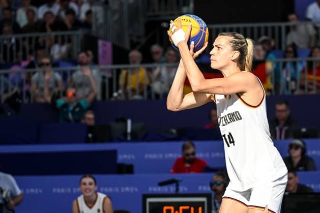 Sonja Greinacher (Germany) controls the Ball during the Women s 3x3 Basketball semi-final match between Germany and Canada on Day 10 of the Olympic Games, Olympische Spiele, Olympia, OS Paris 2024 at La Concorde on August 5, 2024 in Paris, France.