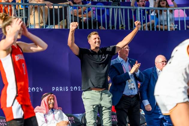 FRA, Summer Olympics Paris 2024, 3x3 Basketball, Semi-final Germany GER vs Canada CAN 05 08 2024, La DŽfense Arena, Paris, FRA, Summer Olympics Paris 2024, 3x3 Basketball, Semi-final Germany GER vs Canada CAN , in the picture Dirk Nowitzki cheers with the German team nordphotoxGmbHx xStraubmeier nph00004