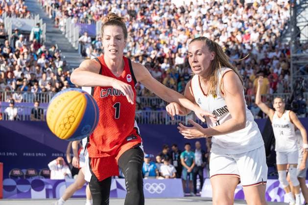 FRA, Paris, Olympic Games Paris 2024, 05 08 2024, 3x3 Basketball Women Semifinal Germany Canada, La Concorde 1 v li Michelle Plouffe Canada, 1 vs Svenja Brunckhorst Germany, 21 Copyright: HMBxMedia SteffiexWunderl