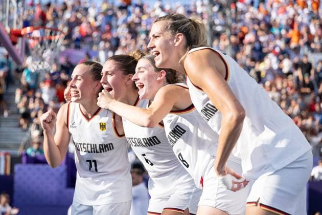 FRA, Paris, Olympic Games Paris 2024, 05 08 2024, 3x3 Basketball Women Semifinal Germany Canada, La Concorde 1 from left Svenja Brunckhorst Germany, 21 , Marie Reichert Germany, 6 , Elisa Mevius Germany, 8 and Sonja Greinacher Germany, 14 Copyright: HMBxMedia SteffiexWunderl