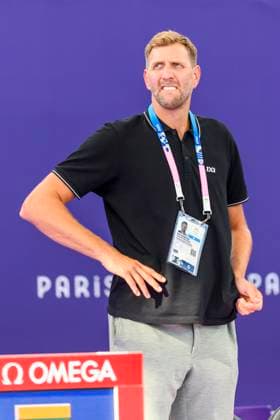 FRA, Summer Olympics Paris 2024, 3x3 Basketball, Semifinal Germany GER vs Canada CAN 05 08 2024, La DŽfense Arena, Paris, FRA, Summer Olympics Paris 2024, 3x3 Basketball, Semifinal Germany GER vs Canada CAN , in the picture Dirk Nowitzki with the German 3x3 Basketball Women Team reaching the final nordphotoxGmbHx xStraubmeier nph00004