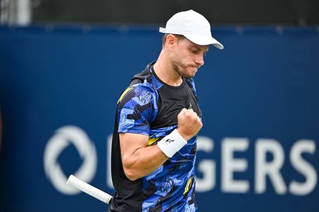 MONTREAL, QC - AUGUST 05: James Duckworth (AUS) reacts after scoring a point during a qualifying round match at ATP, Tennis Herren National Bank Open on August 05, 2024 at IGA Stadium in Montreal, QC (Photo by David Kirouac Icon Sportswire) TENNIS: AUG 05 National Bank Open EDITORIAL USE ONLY Icon240805005