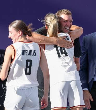FRA, Paris, Olympic Games Paris 2024, 05 08 2024, 3x3 Basketball Women Semifinal Germany Canada, La Concorde 1 v li Elisa Mevius Germany, 8 , Sonja Greinacher Germany, 14 and Dirk Nowitzki, cheering Copyright: HMBxMedia SteffiexWunderl