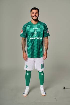 official portrait date SV Werder Bremen 2024 2025 Leonardo Bittencourt Werder Bremen 10 1 BL portrait date 2024 2025, xWerderxBremenxviaxnordphotoxGmbHx xKokenge nph00001