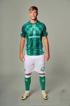 official portrait date SV Werder Bremen 2024 2025 Keke Topp Werder Bremen 42 1 BL portrait date 2024 2025, xWerderxBremenxviaxnordphotoxGmbHx xKokenge nph00001
