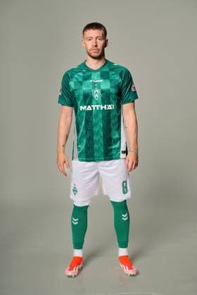 official portrait date SV Werder Bremen 2024 2025 Mitchell Weiser Mitchell Elijah Weiser Werder Bremen 08 1 BL portrait date 2024 2025, xWerderxBremenxviaxnordphotoxGmbHx xKokenge nph00001