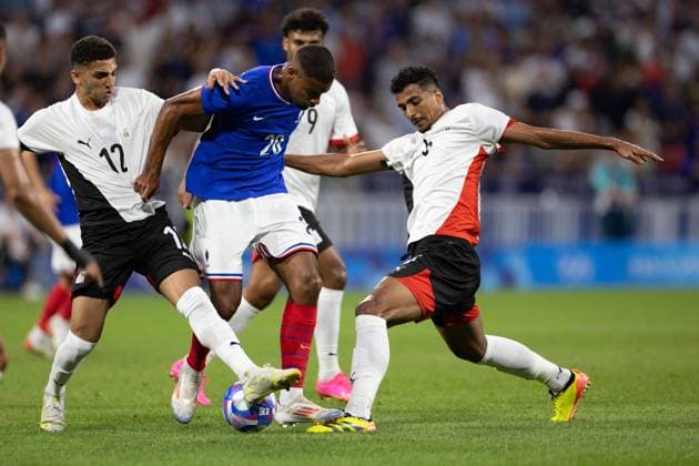 Lyon, France, August 5th 2024: Andy Diouf (20 France) battle for the ball during the Olympic Games, Olympische Spiele, Olympia, OS Paris 2024 Men semi-final football match between France and Egypt at Stade de Lyon in Lyon, France. (Ane Frosaker SPP) Copyright: xAnexFrosakerx xSPPx spp-en-AnFrSp-_F_24193
