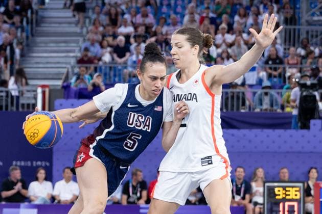 FRA, Paris, Olympic Games Paris 2024, 05 08 2024, 3x3 Basketball Women 3rd place match Canada USA, La Concorde 1 v li Dearica Marie Hamby USA, 5 v Katherine Plouffe Canada, 2 Copyright: HMBxMedia SteffiexWunderl