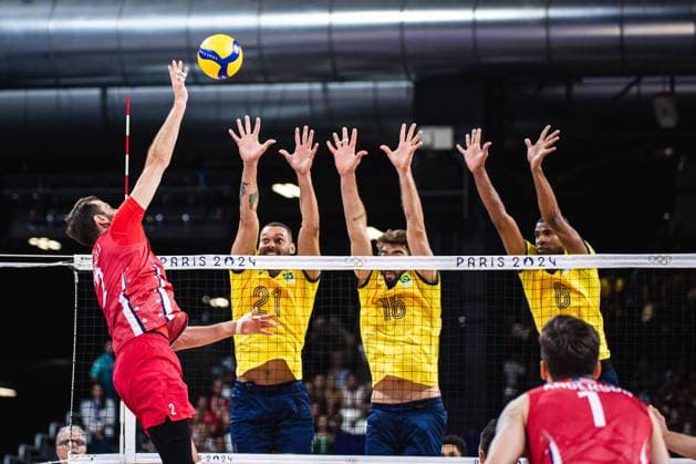 Brazil x USA men&amp; 39;s indoor volleyball PARIS, IF - 05.08.2024: BRAZIL X USA MEN& 39;S INDOOR VOLLEYBALL - Volleyball - Paris 2024 Olympics - Brazil (Photo: Luca Castro Fotoarena) x2588240x  LucaxCastro