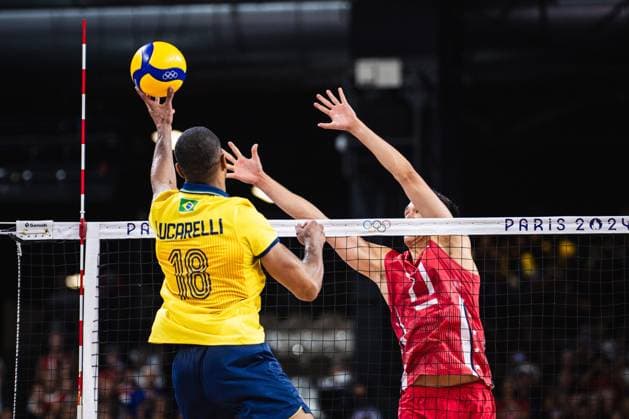 Brazil x USA men&amp; 39;s indoor volleyball PARIS, IF - 05.08.2024: BRAZIL X USA MEN& 39;S INDOOR VOLLEYBALL - Volleyball - Paris 2024 Olympics - Brazil (Photo: Luca Castro Fotoarena) x2588259x  LucaxCastro
