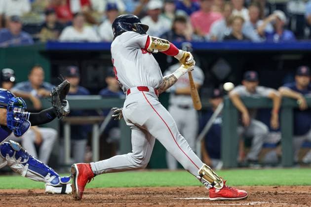 August 5, 2024: Boston Red Sox outfielder Jarren Duran (16) hits a two RBI double against the Kansas City Royals during the sixth inning at Kauffman Stadium in Kansas City, MO. CSM Kansas City United States of America - ZUMAc04_ 20240805_zma_c04_317 Copyright: xDavidxSmithx