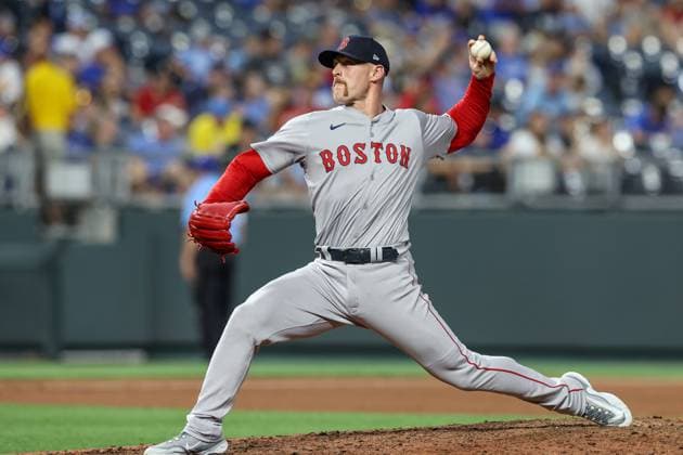 August 5, 2024: Boston Red Sox relief pitcher Cam Booser (71) throws against the Kansas City Royals during the ninth inning at Kauffman Stadium in Kansas City, MO. CSM Kansas City United States of America - ZUMAc04_ 20240805_zma_c04_318 Copyright: xDavidxSmithx