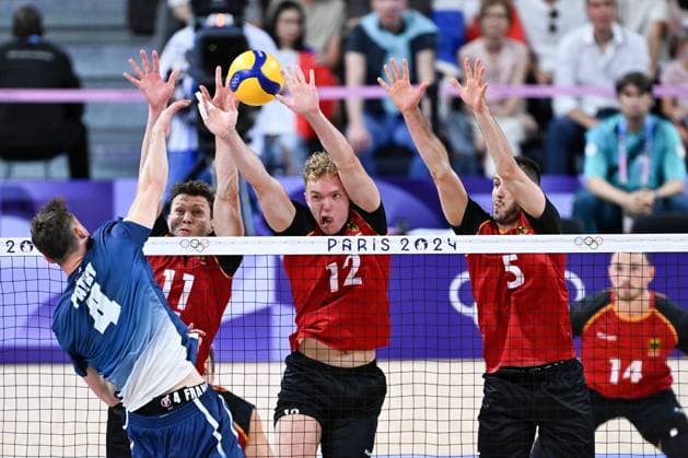 (240805) -- PARIS, Aug. 5, 2024 -- Lukas Kampa, Anton Brehme and Moritz Reichert (from L to R, rear) of Germany block the ball during the men s quarterfinal of volleyball between France and Germany at the Paris 2024 Olympic Games, Olympische Spiele, Olympia, OS in Paris, France, Aug. 5, 2024. ) (PARIS2024) FRANCE-PARIS-OLY-VOLLEYBALL JuxHuanzong