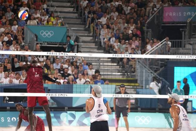 RECORD DATE NOT STATED PARIS, FR - AUGUST 5: View of Qatar Vs Chile Men s Beach volleyball, Beachvolleyball in Paris, France during the 2024 Summer Olympics on August 5, 2024. Copyright: xmpi34x