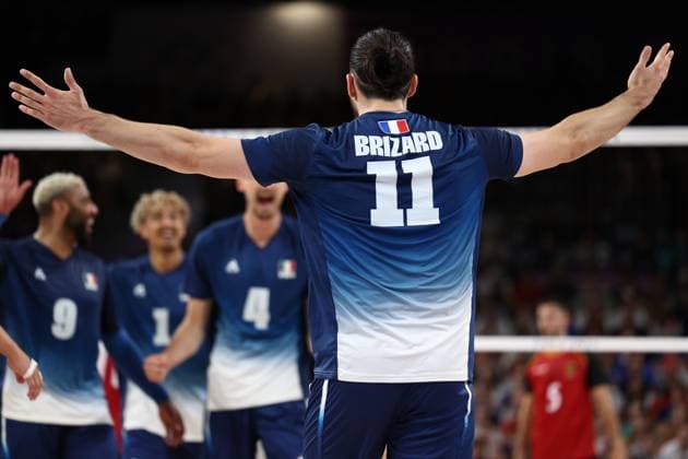 - Volleyball- Quarter-finals France Germany - Paris 2024 - 05 08 2024 - France Ile-de-France (region) Paris - Celebrations by Antoine Brizard (FRA) and Equipe de France during the Volleyball Quarter Finals Men between France and Germany at the Paris Olympics, at the Arena Paris Sud, August 5, 2024.  JulienxMattiax xLexPictorium LePictorium_0295762