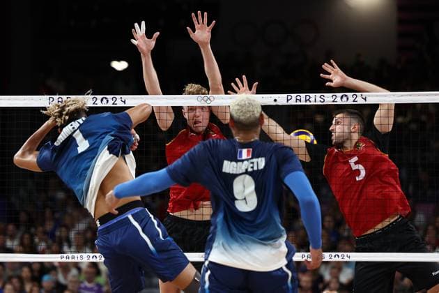 - Volleyball- Quarter-finals France Germany - Paris 2024 - 05 08 2024 - France Ile-de-France (region) Paris - Barthelemy Chinenyze (FRA) and Earvin Ngapeth (FRA) during the Volleyball Men Quarter Finals between France and Germany at the Paris Olympic Games, Olympische Spiele, Olympia, OS at the Arena Paris Sud, August 5, 2024.  JulienxMattiax xLexPictorium LePictorium_0295770