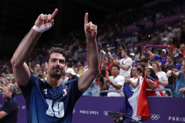 - Volleyball- Quarter-finals France Germany - Paris 2024 - 05 08 2024 - France Ile-de-France (region) Paris - Celebrations by French Team during the Volleyball Men s Quarter Finals between France and Germany at the Paris Olympics, at the Arena Paris Sud, August 5, 2024.  JulienxMattiax xLexPictorium LePictorium_0295735