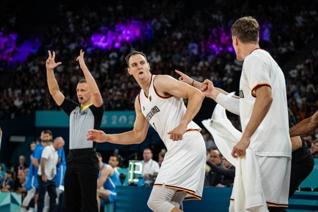 Olympische Spiele Paris 2024 Basketball Paris 06.08.2024 Viertelfinale Männer Herren Deutschland (GER) - Griechenland Johannes Voigtmann (Deutschland, No.07) *** Olympic Games Paris 2024 Basketball Paris 06 08 2024 Quarter-finals Men Men Germany GER Greece Johannes Voigtmann Germany, No 07