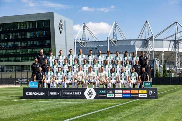 Team photo Borussia Mönchengladbach July 2024 Top from left Andrà Wachter Goalkeeping coach , Philipp Sander, Nico Elvedi, Tomas Cvancara, Marvin Friedrich, Tim Kleindienst, Christoph Kramer, Ko Itakura, Julian Weigl, Fabio Chiarodia, Nathan Ngoumou, Guido Streichsbier Co coach Middle from left David Zibung Sports coordinator License , Tony Jantschke Coach Top talents , Grant Leon Ranos, Luca Netz, Rocco Reitz, Joe Scally, Florian Neuhaus, Alassane Plea, Oscar Fraulo, Franck Honorat, Patrick Schnarwiler Co Coach , Gerardo Seoane Head Coach Bottom from left Oliver Neuville Assistant Coach , Lukas Ullrich, Kevin Stöger, Shio Fukuda, Moritz Nicolas, Jonas Omlin, Tobias Sippel, Yvandro Borges Sanches, Robin Hack, Stefan Lainer, Nicolas Dyon Athletic Coach