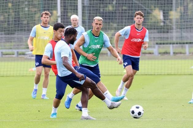DEU, DFL, 2 FBL Hertha BSC, Training, 06 08 2024, Sportforum, Berlin, DEU, DFL, 2 FBL Hertha BSC, Training, im Bild Deyovaisio Zeefuik Hertha BSC Berlin 42 , Marc Oliver Kempf Hertha BSC Berlin 4 , Linus Gechter Hertha BSC Berlin 44 DFL regulations prohibit any use of Photographs as image sequences and or quasi video Foto Juergen Engler nordphoto GmbH nordphotoxGmbHx xEngler nph00076