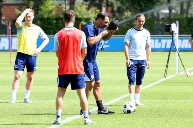 DEU, DFL, 2 FBL Hertha BSC, Training, 06 08 2024, Sportforum, Berlin, DEU, DFL, 2 FBL Hertha BSC, Training, im Bild Cheftrainer Cristian Fiel Hertha BSC Berlin , Michal Karbownik Hertha BSC Berlin 33 DFL regulations prohibit any use of Photographs as image sequences and or quasi video Foto Juergen Engler nordphoto GmbH nordphotoxGmbHx xEngler nph00076