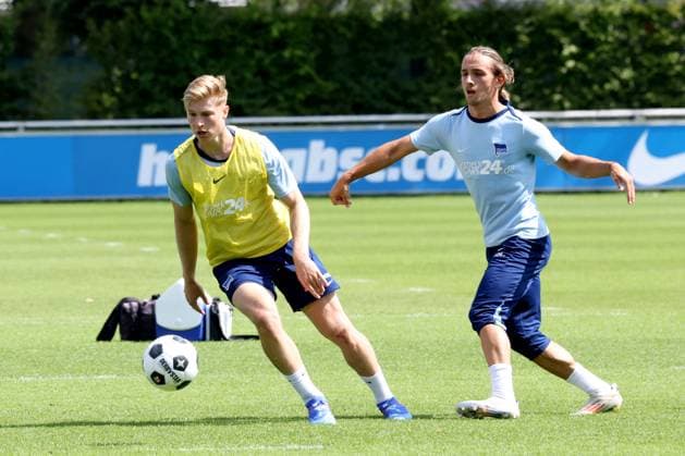 DEU, DFL, 2 FBL Hertha BSC, Training, 06 08 2024, Sportforum, Berlin, DEU, DFL, 2 FBL Hertha BSC, Training, in the picture Luca Schuler Hertha BSC Berlin 18 , Michal Karbownik Hertha BSC Berlin 33 DFL regulations prohibit any use of Photographs as image sequences and or quasi video Foto Juergen Engler nordphoto GmbH nordphotoxGmbHx xEngler nph00076