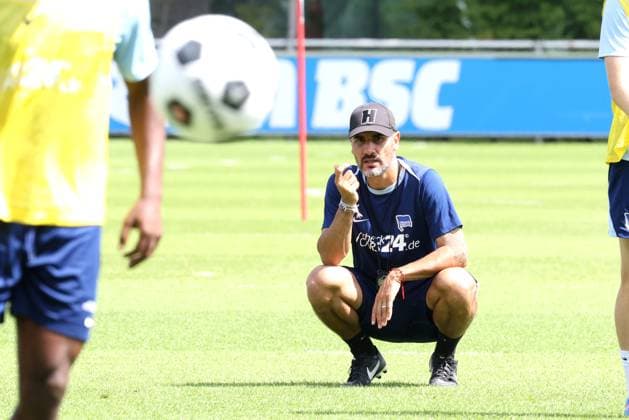 DEU, DFL, 2 FBL Hertha BSC, Training, 06 08 2024, Sportforum, Berlin, DEU, DFL, 2 FBL Hertha BSC, Training, im Bild Cheftrainer Cristian Fiel Hertha BSC Berlin DFL regulations prohibit any use of Photographs as image sequences and or quasi video Foto Juergen Engler nordphoto GmbH nordphotoxGmbHx xEngler nph00076