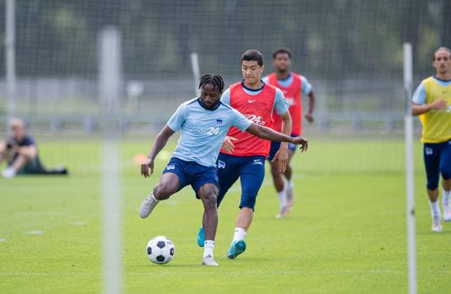 Football, Men, Season 2024 25, 2 Bundesliga, Hertha BSC, Training, v l Deyovaisio Zeefuik Hertha BSC , Ibrahim Maza Hertha BSC , 06 08 2024, Copyright: xSebastianxRäppold MatthiasxKochx