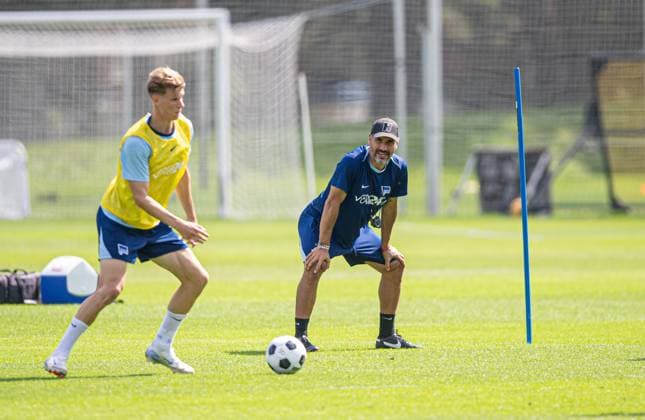 Football, Men, Season 2024 25, 2 Bundesliga, Hertha BSC, Training, f l Luca Schuler Hertha BSC , Coach Cristian Fiel Hertha BSC , 06 08 2024, Copyright: xSebastianxRäppold MatthiasxKochx
