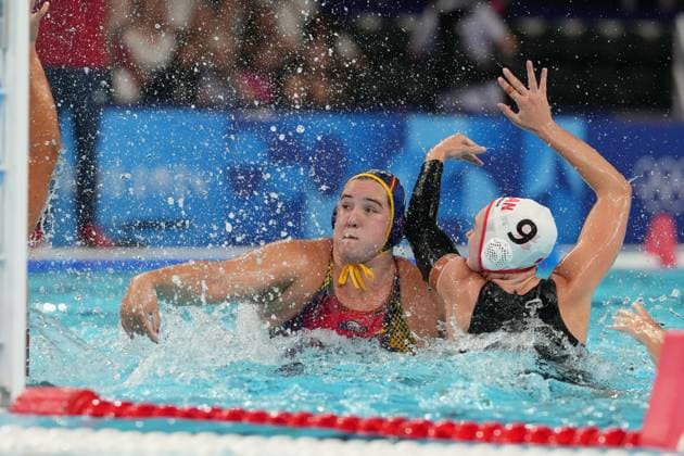 LEITON ARRONES Paula from Spain during women& x2019;s waterpolo quarter final Spain-Canada at 2024 Olympics, Tuesday, August 6, 2024, in Paris, France.  Copyright: xGianxMattiaxD Alberto LaPressex