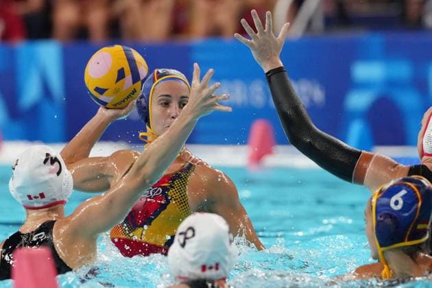 ESPAR LLAQUET Anni from Spain during women& x2019;s waterpolo quarter final Spain-Canada at 2024 Olympics, Tuesday, August 6, 2024, in Paris, France.  Copyright: xGianxMattiaxD Alberto LaPressex