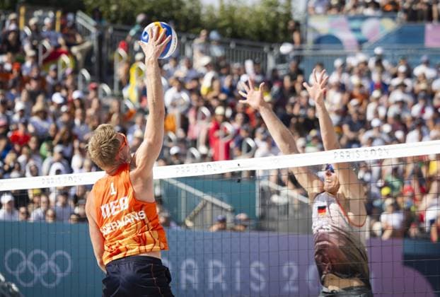 PARIS - Stefan Boermans in action against Germany during the Beach volleyball, Beachvolleyball quarterfinals at the Olympic Games, Olympische Spiele, Olympia, OS ANP IRIS VAN DEN BROEK xVIxANPxSportx xxANPxIVx 505310440 originalFilename: 505310440.jpg