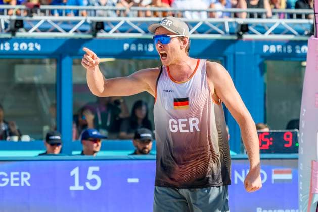 FRA, Summer Olympics Paris 2024, Beach Volleyball , Men , Quarter-finals EHLERS WICKLER GER vs BOERMANS DE GROOT 06 08 2024, Champ de Mars, Paris, FRA, Summer Olympics Paris 2024, Beach Volleyball , Men , Quarter-finals EHLERS WICKLER GER vs BOERMANS DE GROOT, in the picture Nils Ehlers GER cheers nordphotoxGmbHx xStraubmeier nph00004