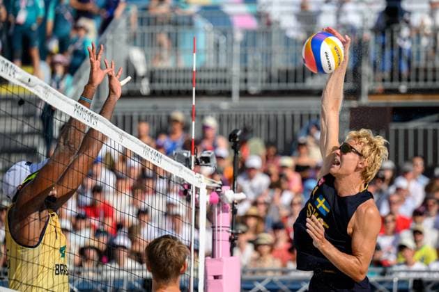 240806 David Ahman of Sweden in men s quarterfinal beach volleyball match between Brazil and Sweden during day 11 of the Paris 2024 Olympic Games on August 6, 2024 in Paris Photo Johanna Säll BILDBYRAN code JL JL0425 beach volleyball beach volleyball sand volleyball olympic games olympics os ol olympiska spel olympiske leker paris 2024 paris os paris ol 11 bbeng  Copyright: JOHANNAxSÄLL BB240806ZD095