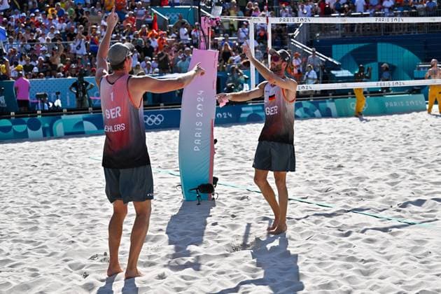 Olympic Games Beach Volleyball Paris 06 08 2024 Quarter-finals, Men, GER NED, Nils Ehlers 1, GER , Clemens Wickler 2, GER , dance into the semi-finals with the song Johnny Depp Copyright: xBEAUTIFULxSPORTS TomxBlochx