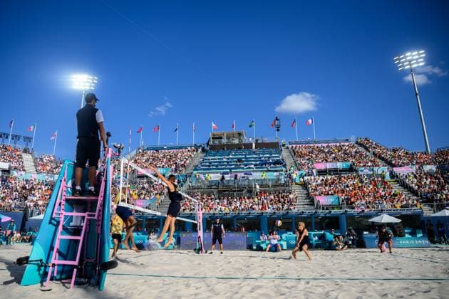 240806 Jonatan Hellvig and David Ahman of Sweden in men s quarterfinal beach volleyball match between Brazil and Sweden during day 11 of the Paris 2024 Olympic Games on August 6, 2024 in Paris Photo Johanna Säll BILDBYRAN kod JL JL0425 beachvolleyboll beach volleyball sandvolleyball olympic games olympics os ol olympiska spel olympiske leker paris 2024 paris os paris ol 11 bbeng  Copyright: JOHANNAxSÄLL BB240806ZV093